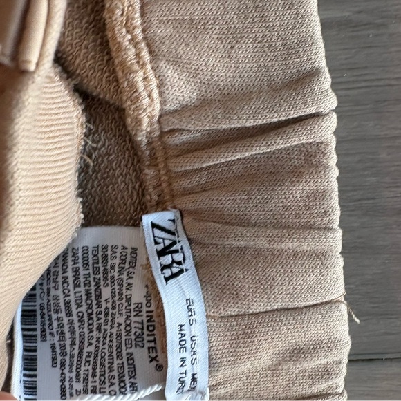 Tan Cargo Pants with Relaxed Fit - Picture 2 of 2